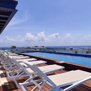 https://piedra-azul.allrivieramayahotels.com